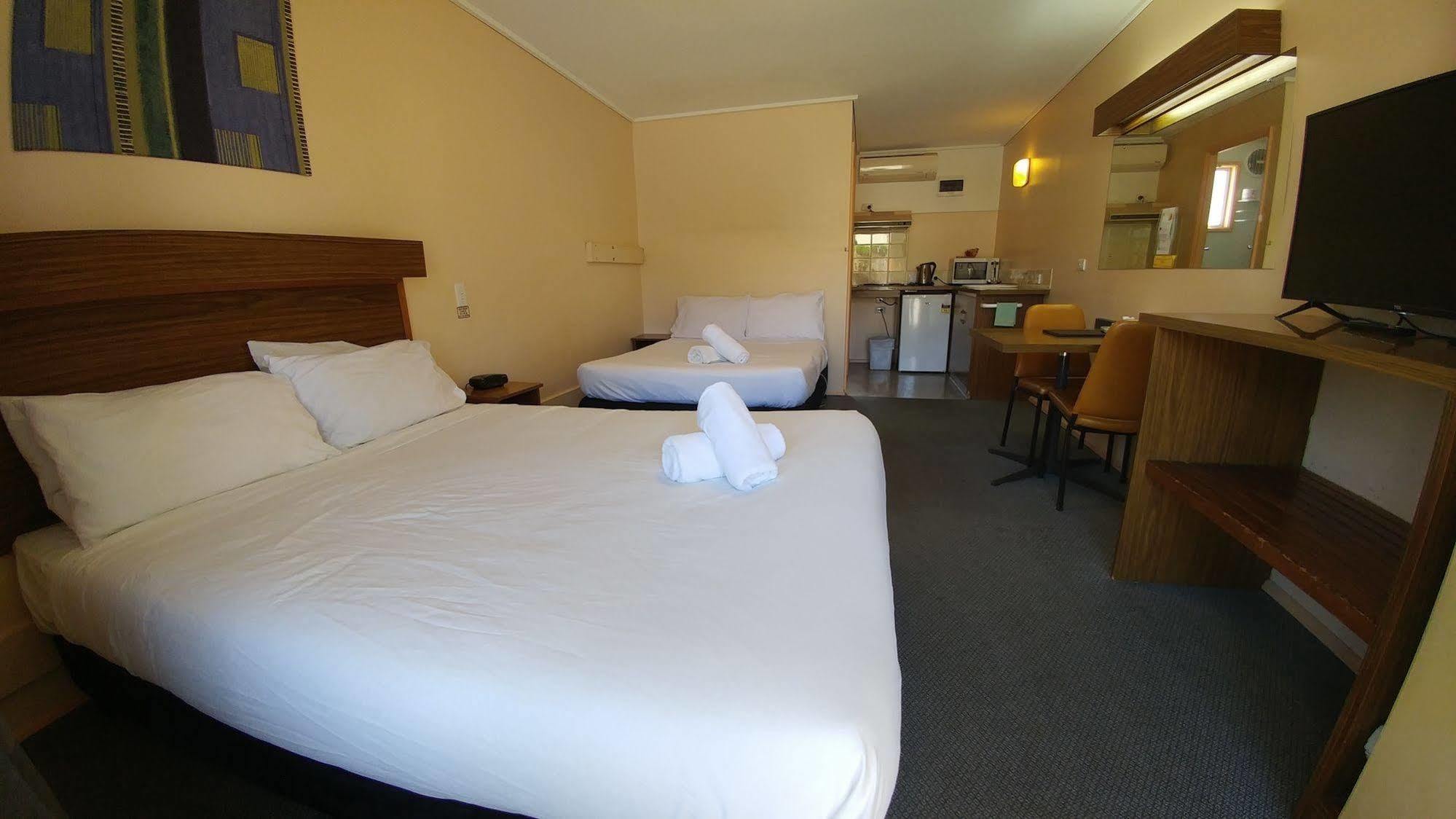 Eden Motel 4*